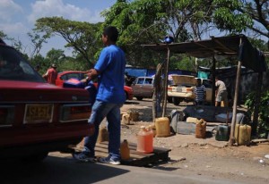 COLOMBIA-VENEZUELA-BORDER-GASOLINE