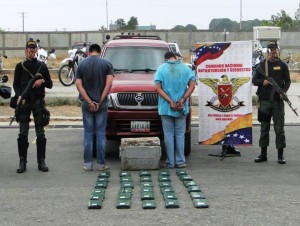 dos_ciudadanos_detenidos_con_30_panelas_de_droga_en_barinas