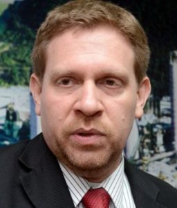 lic-eddie-jara-rojas-presidente-de-petropar-_390_573_1372658