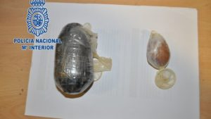 detenidas-aeropuerto-Prat-cocaina-cuerpo_941616466_110881557_667x375