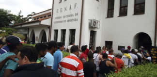 La crisis de Venezuela, a un mes de las elecciones, en el debate público de Colombia