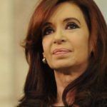 Unen en Argentina dos causas de corrupción que afectan a Cristina Fernández