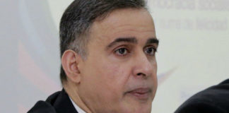 Tarek W. Saab sostiene que fueron detenidos en España la ex tesorera Claudia Díaz y su esposo Adrián Velásquez