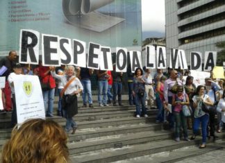 Pacientes protestan en Caracas para exigir apertura de un canal humanitario