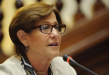 Impiden salir de Perú a exalcaldesa de Lima por caso de corrupción