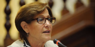Impiden salir de Perú a exalcaldesa de Lima por caso de corrupción