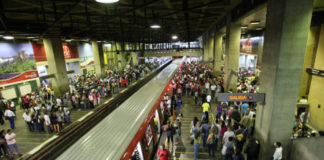 Metro de Caracas: El infierno que viven los caraqueños por la corrupción chavista
