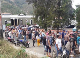 Venezolanos protestan por la escasez de todo en la peor Navidad