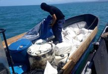 Autoridades hallan mil 100 kilos de cocaína en una boya en Costa Rica