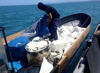 Autoridades hallan mil 100 kilos de cocaína en una boya en Costa Rica