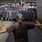 “Estamos protestando por todo”: Continúan manifestaciones en Venezuela (fotos)