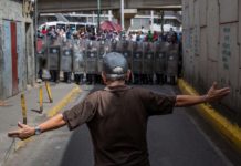 “Estamos protestando por todo”: Continúan manifestaciones en Venezuela (fotos)