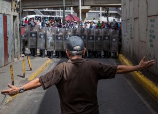 “Estamos protestando por todo”: Continúan manifestaciones en Venezuela (fotos)