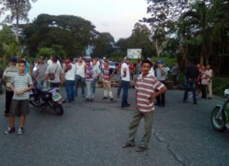 Sujetos con armas largas dispararon contra personas que hacían cola para comprar arroz en Mérida
