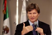 Ministro mexicano aboga por legalizar marihuana en zonas turísticas