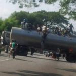 Saquearon camiones de comida en Tucani y El Pinar en Mérida