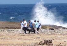 Balseros venezolanos sobrevivientes del naufragio serán deportados desde Curazao (video)