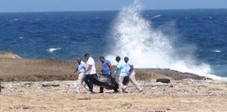 Balseros venezolanos sobrevivientes del naufragio serán deportados desde Curazao (video)