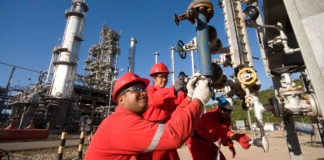 Pdvsa busca comprar 900 mil barriles de diésel alto en sulfuro, nafta y propano para junio