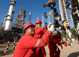 Pdvsa busca comprar 900 mil barriles de diésel alto en sulfuro, nafta y propano para junio