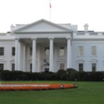 Casa Blanca debate embargo petrolero a Venezuela como respuesta a elecciones convocadas por Maduro