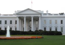 Casa Blanca debate embargo petrolero a Venezuela como respuesta a elecciones convocadas por Maduro