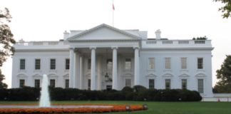 Casa Blanca debate embargo petrolero a Venezuela como respuesta a elecciones convocadas por Maduro