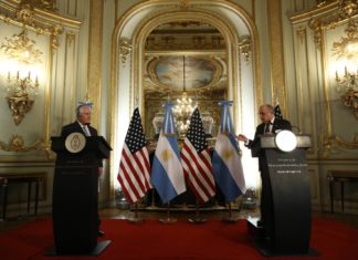 Estados Unidos y Argentina estudian sanciones al petróleo venezolano