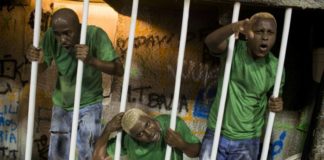 Desfiles del carnaval de Rio cierran con fuertes críticas a la corrupción