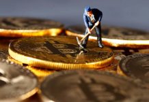 Bitcoin baja a mínimos de dos meses por prohibición de publicidad en Facebook