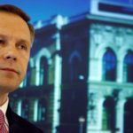 Gobernador banco central letón, sospechoso de aceptar soborno 100.000 euros