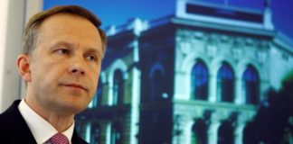 Gobernador banco central letón, sospechoso de aceptar soborno 100.000 euros