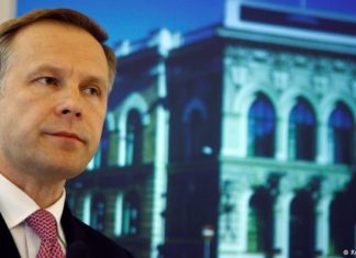 Gobernador banco central letón, sospechoso de aceptar soborno 100.000 euros