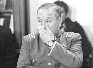Procesan en Chile a general por fraude de casi tres millones de dólares