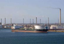 Pdvsa recurre a canjes para importar crudo para refinería en Curazao