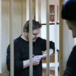 Declarado culpable de corrupción exgobernador ruso y antiguo opositor