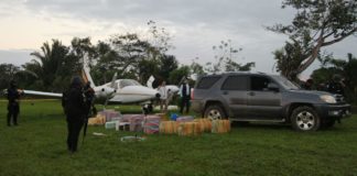 Decomisan en Guatemala avioneta con cocaína y armas procedente de costas venezolanas