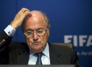Blatter estudia iniciar acciones legales contra FIFA para limpiar su nombre
