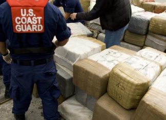 Guardia Costera de EE.UU. desembarca 7 toneladas de cocaína en sur de Florida