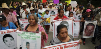 «En México no hay democracia, hay una crisis humanitaria»