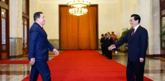 Investigación de El País confirma los oscuros negocios del chavismo con China