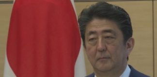 Primer ministro nipón niega su implicación y la de su esposa en un caso de corrupción