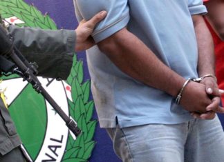 Policía colombiana detiene a ex senador acusado de tráfico de migrantes