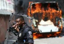 En Brasil decenas de vehículos incendiados en presunta guerra entre narcotraficantes