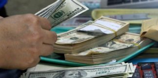 Piden a EEUU investigar cuentas bancarias de empresas que comercian con PDVSA