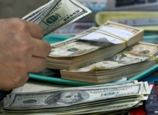 Piden a EEUU investigar cuentas bancarias de empresas que comercian con PDVSA