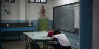 Escuelas venezolanas reportan ausentismo de 50% por falta de comida