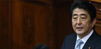 Cientos de japoneses piden renuncia del primer ministro Abe por escándalo de favores
