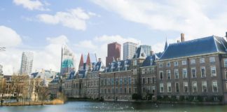 Holanda revisa política de tolerancia: La Haya prohíbe fumar cannabis en el centro de la ciudad