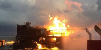 Un trabajador desaparecido tras explosión de gabarra en Lago de Maracaibo